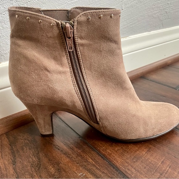 Like NEW Aerosoles Studded Booties - Picture 5 of 10